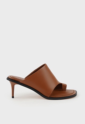 Коричневый