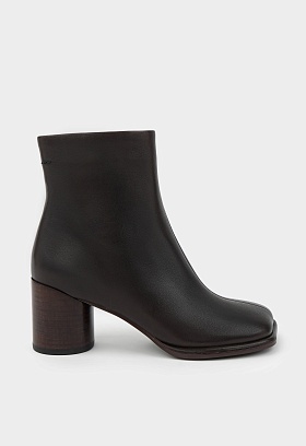 Коричневый