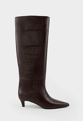 Коричневый