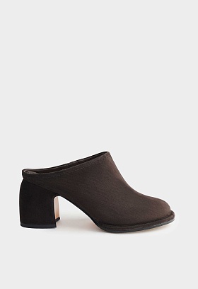 Коричневый