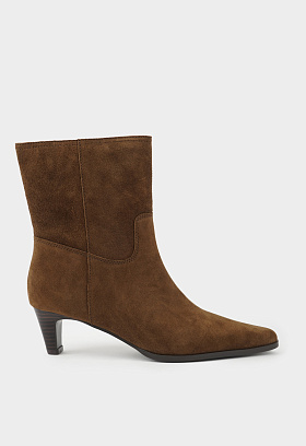 Коричневый